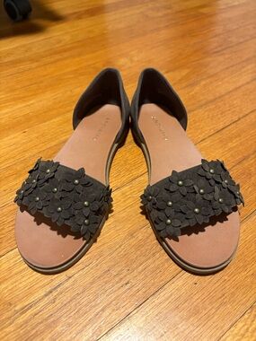 Floral Appliqué D'Orsay Sandals in Black